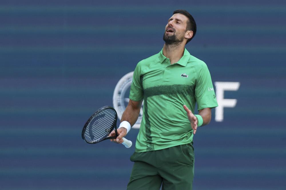 豪宅风波后，全红婵带伤赴新疆滑雪，再次陷入争议，樊振东说对了